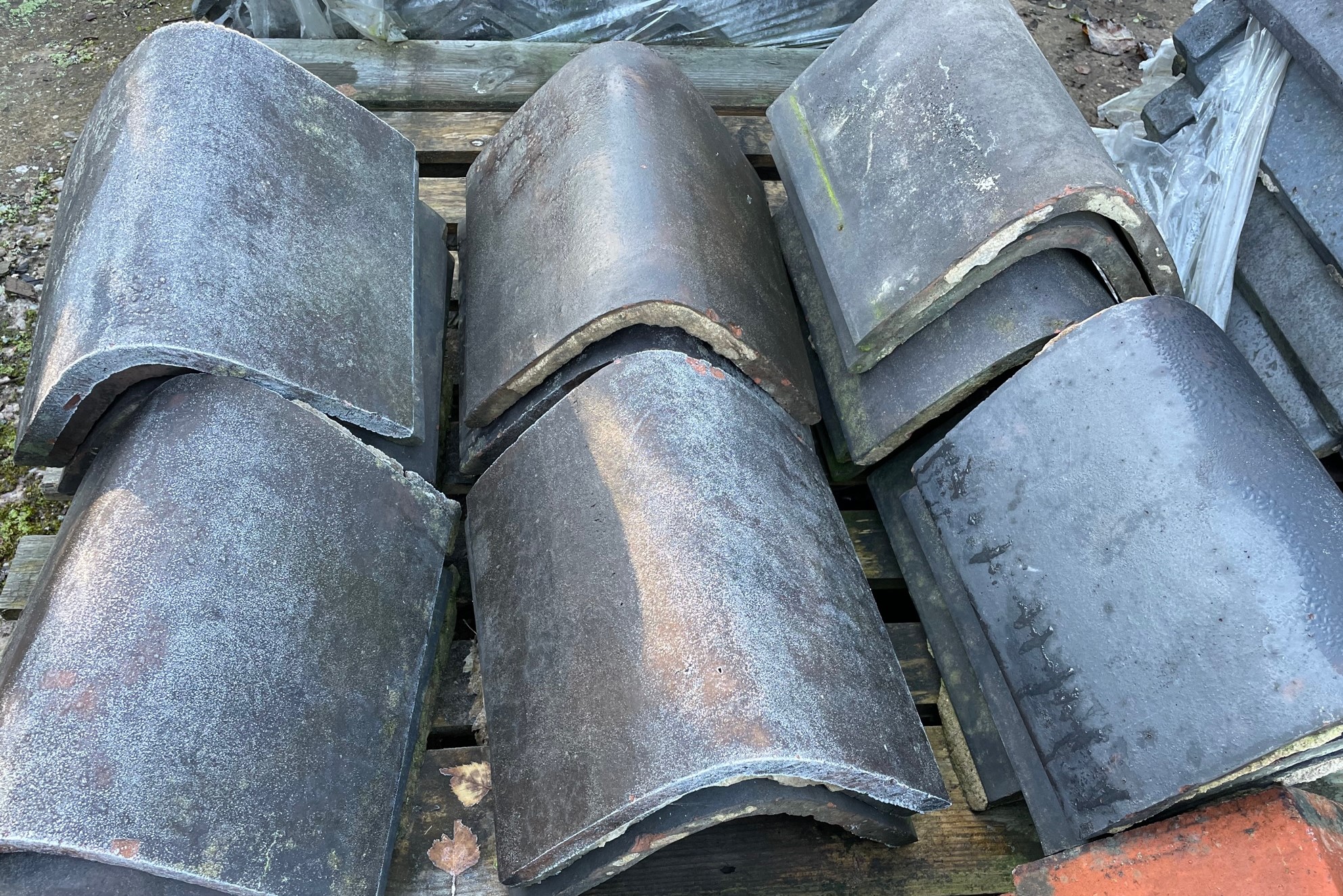 Reclaimed Hogback Ridge Tiles (Dark) - Gardiners Reclaimed Building ...