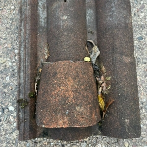 Bold Roll Vented Roof Tile (Red)